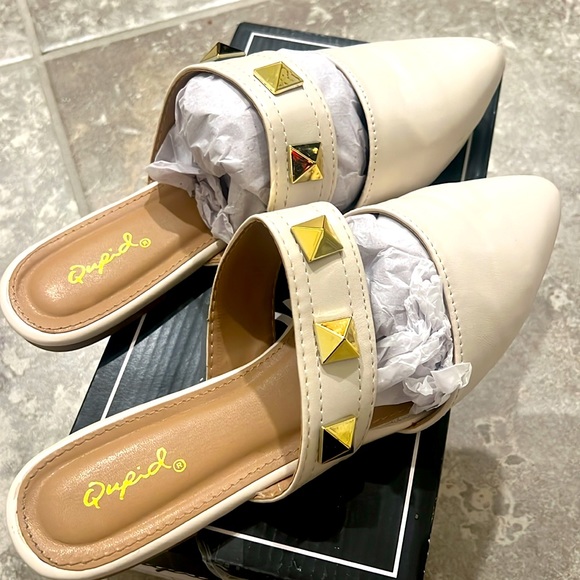 Pink Lilly slides - Picture 2 of 2